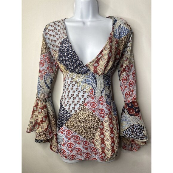 Sheena Womens Floral Patch Bell Sleeve Deep V Neck Blouse Size L Boho Hippie - Picture 1 of 9